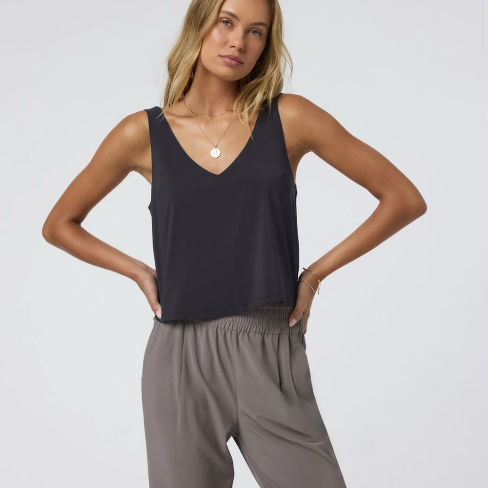 Vuori Villa V-Neck Tank Top